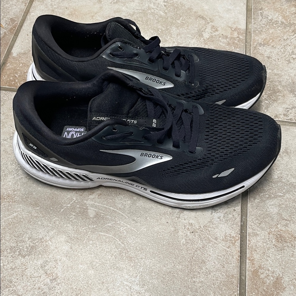 Brooks Adrenaline GTS 23 Men's Black and Gray Running Shoes Sz11